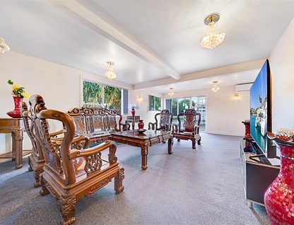 10 Tabitha Crescent, Henderson, Waitakere City, 6 Bedrooms, 2 Bathrooms, House