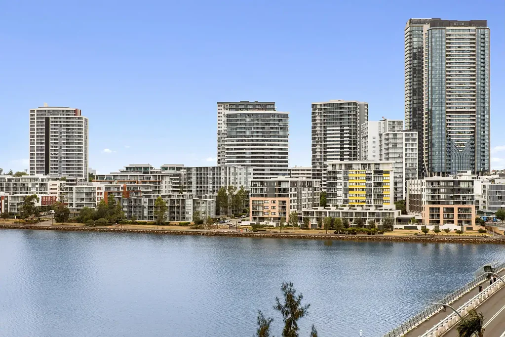 Wentworth Point 1Kwarto Northerly aspect and sweeping water views