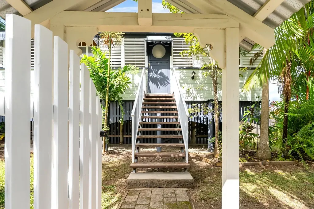 Gordonvale 4ห้องนอน Grand Federation Elegance – A Timeless Gordonvale Treasure