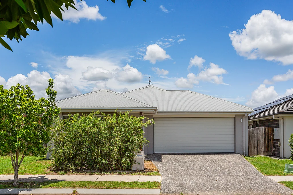 8 Amber Circuit, Ripley, QLD 4306
