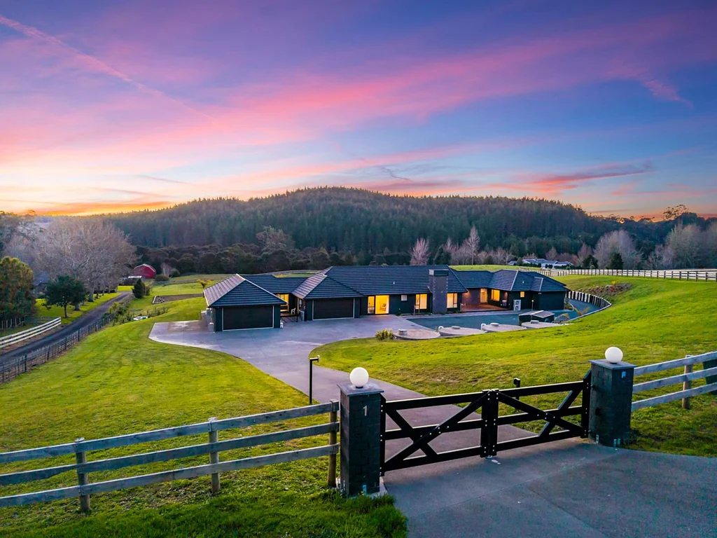 Coatesville 5房 巨幅11,710㎡黄金地块，尊享奢华乡居梦想！ SUPERB RURAL RESIDENCE ON 11,710 M2!