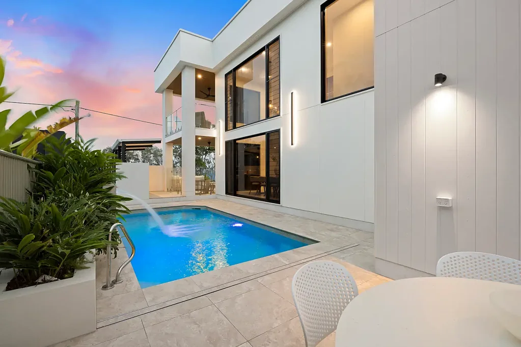 108 Esplanade, Point Vernon, QLD 4655