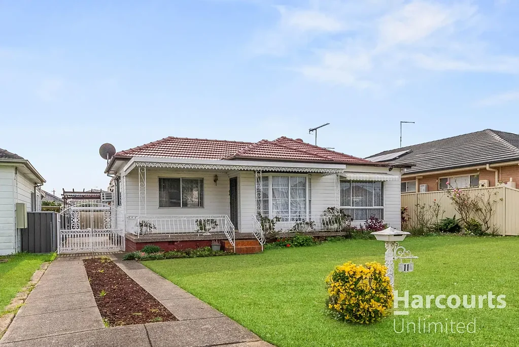 Blacktown 4房 三卧住宅 588sqm地块 市政厅批准granny flat 装修精良 宽敞卧室 高天花板 设备齐全厨房 大型客厅 优质浴室 多车位 娱乐区大后院 冷暖空调 NBN设备 Opportunity Knocks - Potential Rental Return Of $1,100pw!