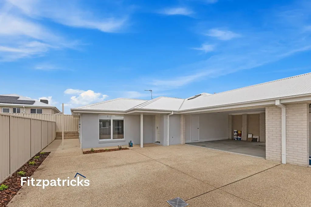 2/14 Tooleybuc Street, Gobbagombalin, NSW 2650
