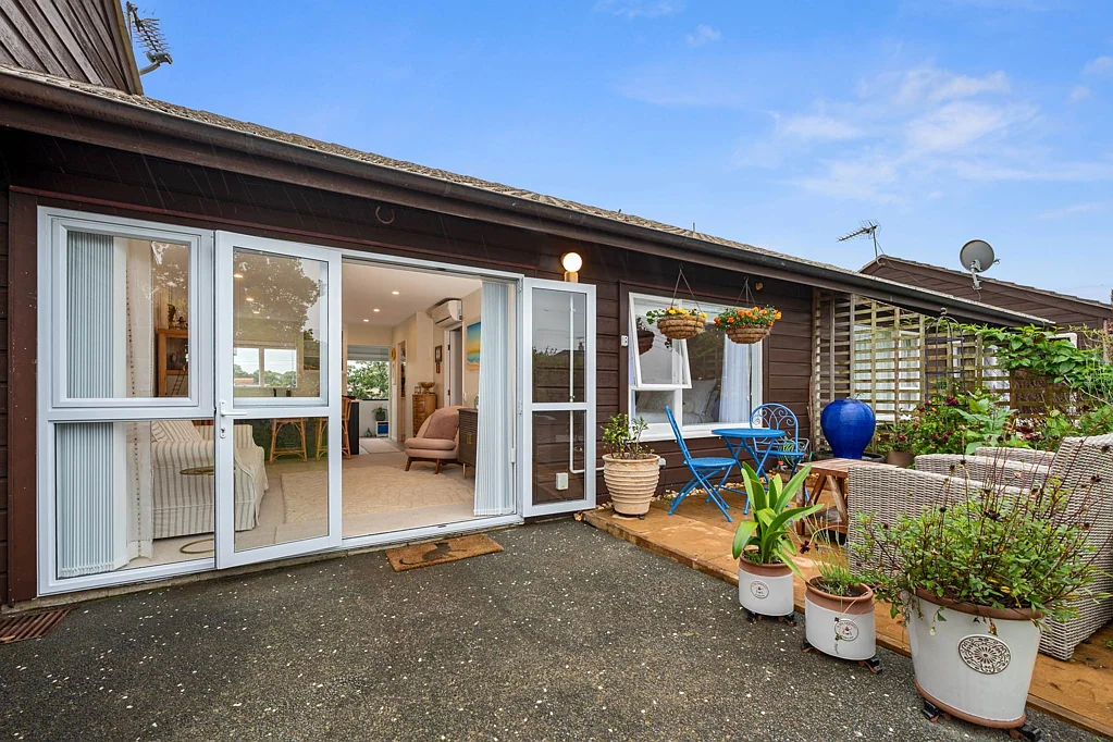 Takapuna 1房  Rare Takapuna Gem – Outright Ownership Retirement!