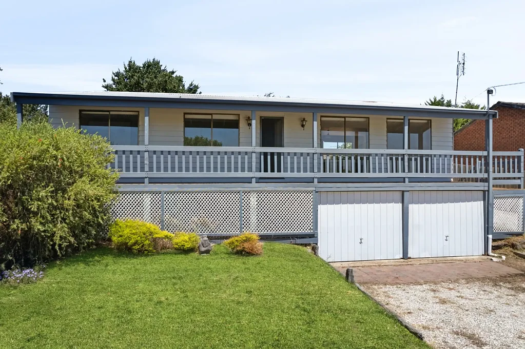 Malmsbury 3Moenga Comfort, Potential, Views and Village Vibes