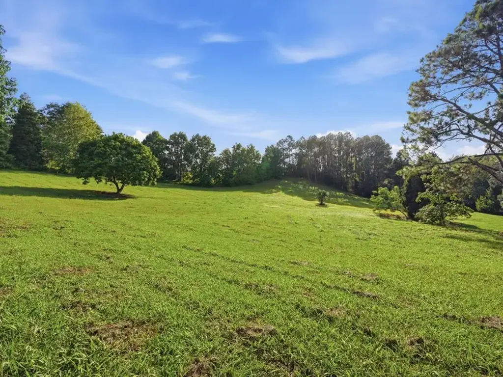 North Macksville Land Yourself The Dream...
