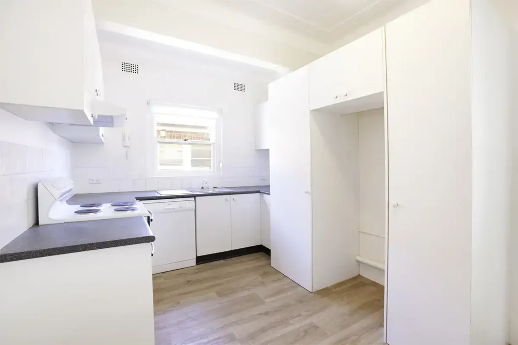Updated Lovely Two-bedder Overlooking Lagoon