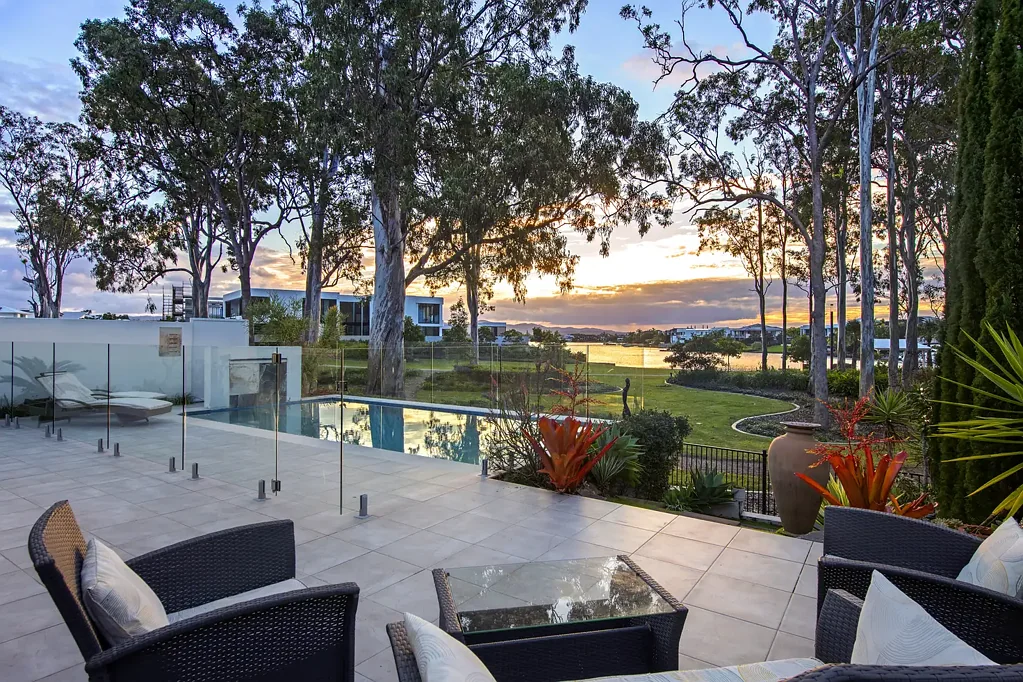 Helensvale 4chambre Serenity Waters - Where Prestige Meets Nature