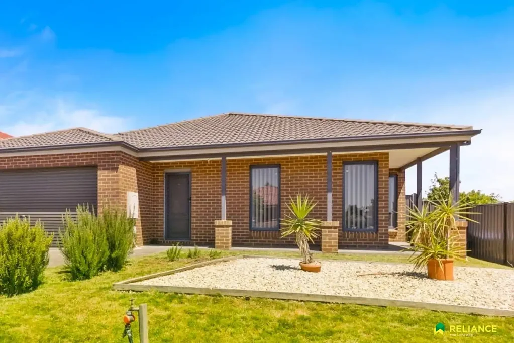 Light-Filled Family Haven in a Sought-After Pocket of Point Cook