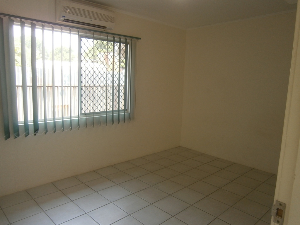 FLAT 1 88 WEST ST, MENZIES QLD 4825, 0房, 0浴, Unit