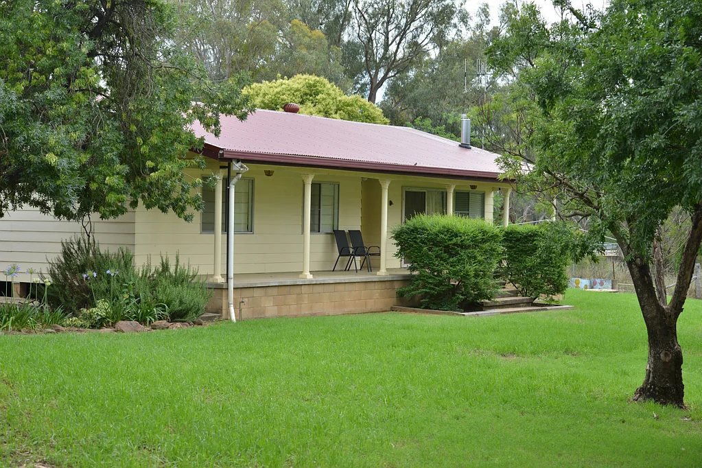 2 Liverpool Street, Baradine, NSW 2396
