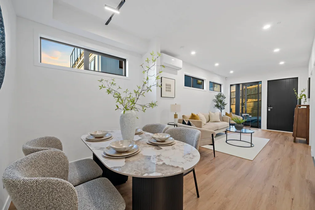 Northcote 4બેડરૂમ Convenience Meets Contemporary Style