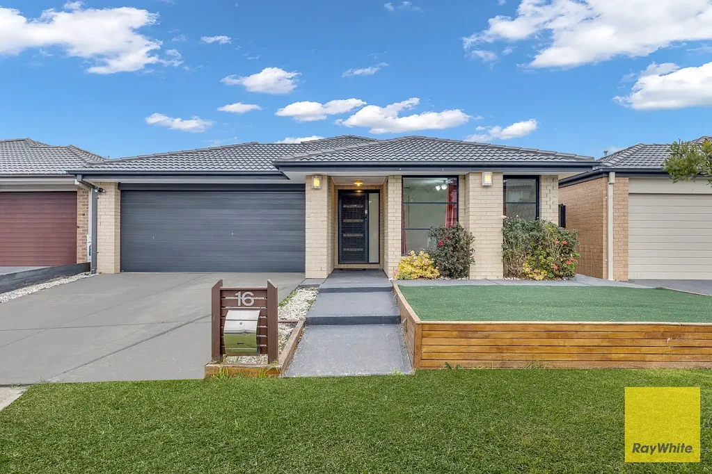 Discover the Charm of 16 Fenton Court, Truganina!!!