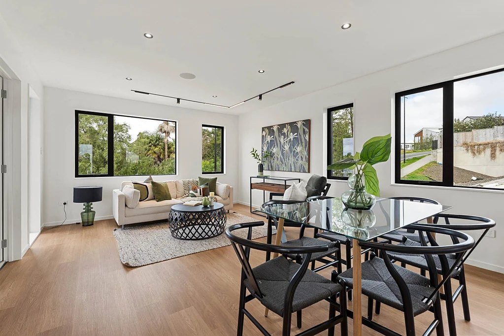 Hobsonville 5Kwarto 29 Scott Rd $999,000  &  27 Scott Rd $1,049,000