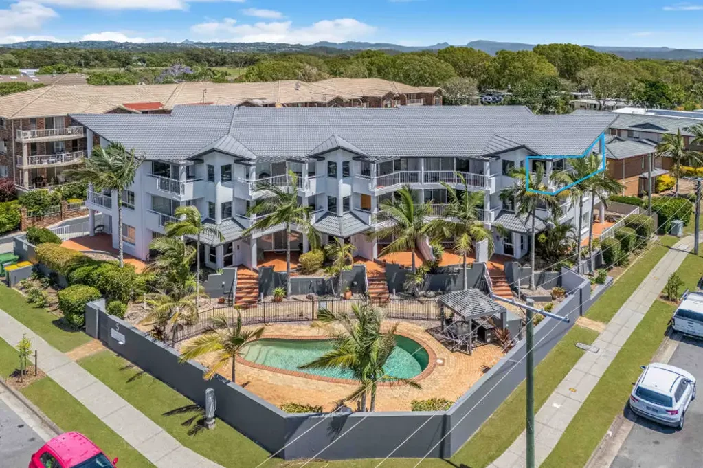 Coolangatta 2ਬੈੱਡਰੂਮ Top Floor Apartment in the Heart of Coolangatta