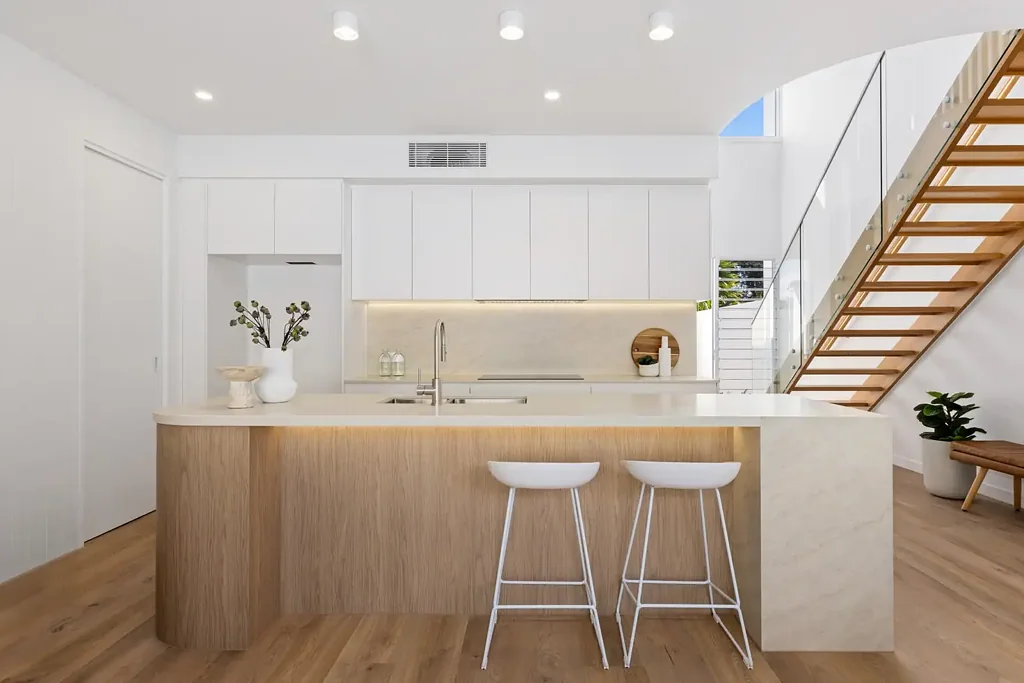 Alexandra Headland 3 Bedroom Architecturally Designed Luxury Duplex