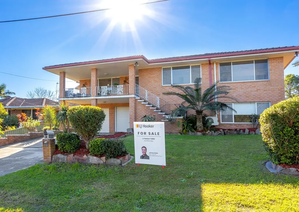 Taree 4침실 Quality Family Home with Exceptional Dual-Living Floorplan