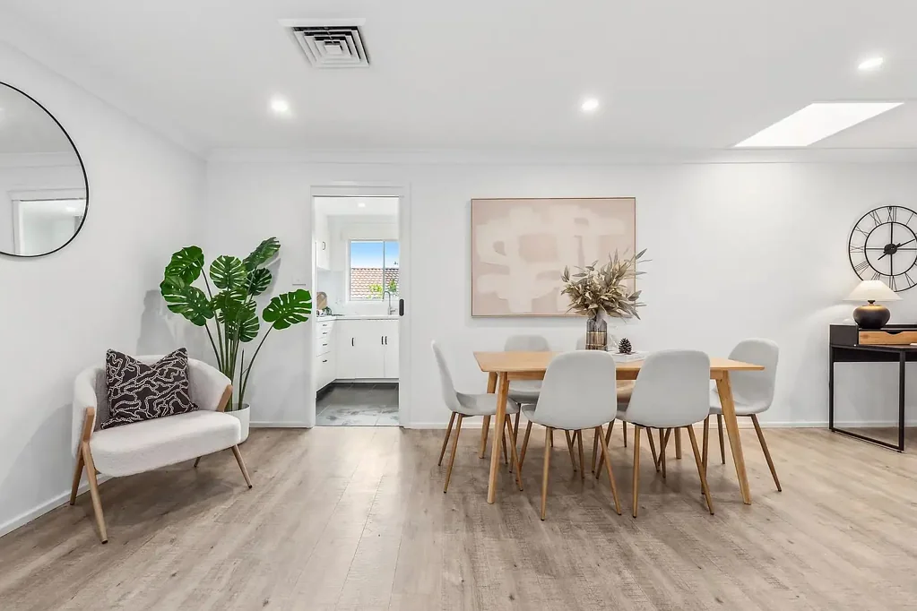 "Tree Tops": Luxury Freestanding Villa With 4 Bedrooms, No Common Walls, Natural Light, Double-Width Auto Garage, Walk To Bus, Cafes, Shops & Schools