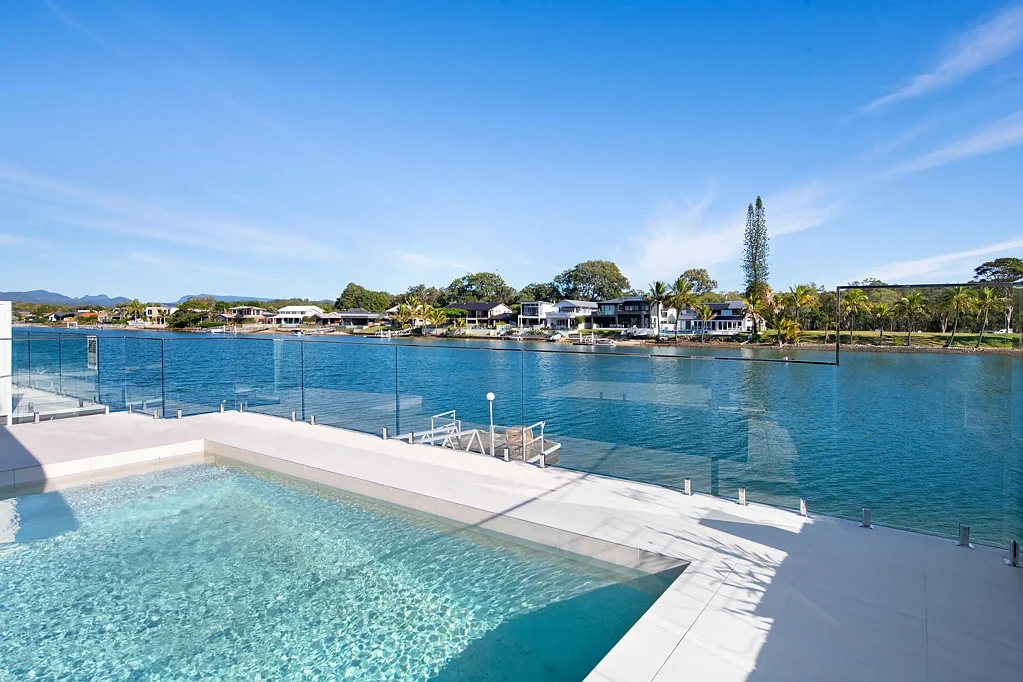 PALM BEACH WATERFRONT VILLA