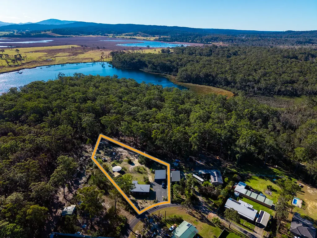 Wallagoot 3房  Relaxed Rural Living with Pool, Shed & Open Plan Design