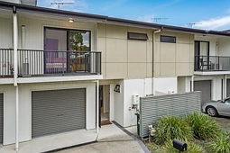 4 Station Avenue, Enoggera