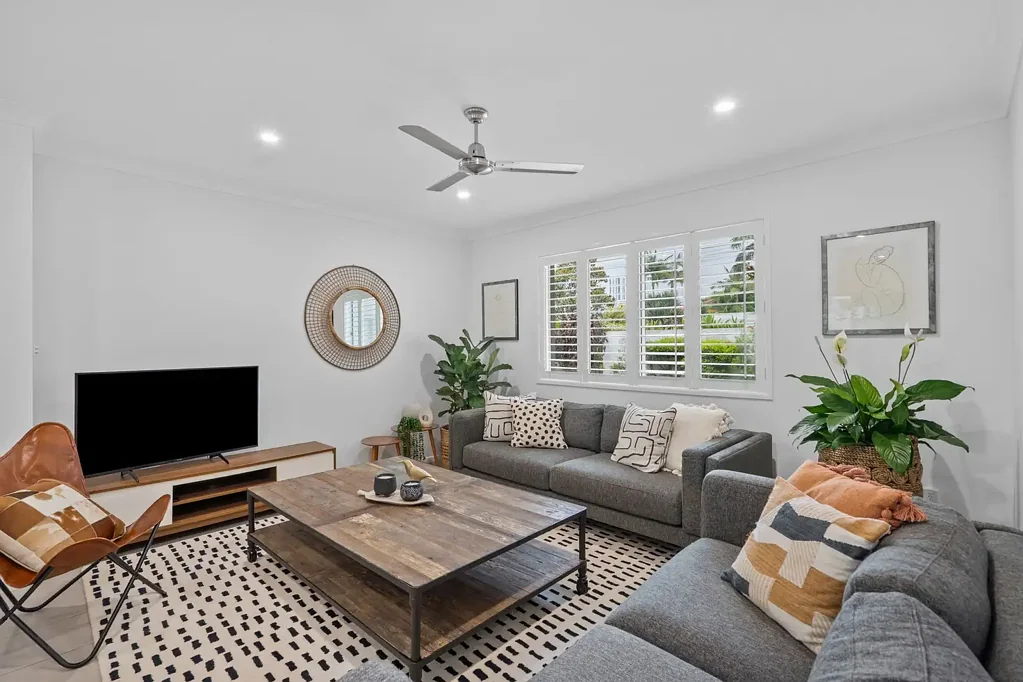 58 Savoy Drive, Broadbeach Waters, QLD 4218