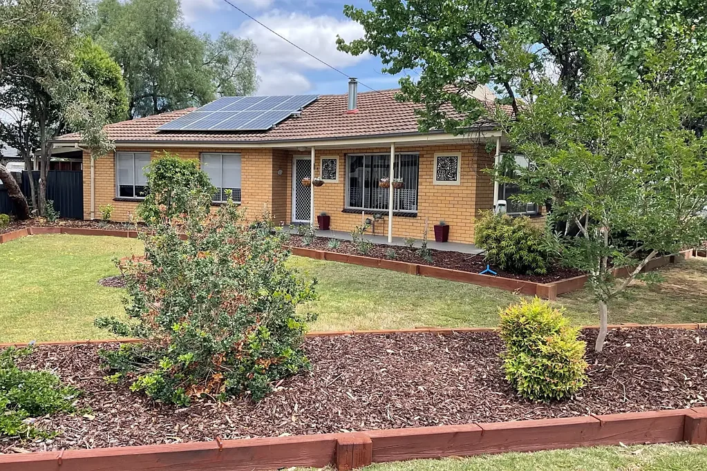 Well maintained 3-bedroom home!