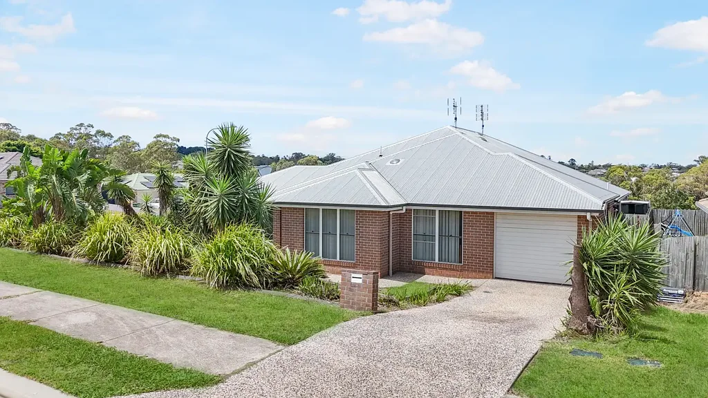 1/2 Taragon, Glenvale, QLD 4350