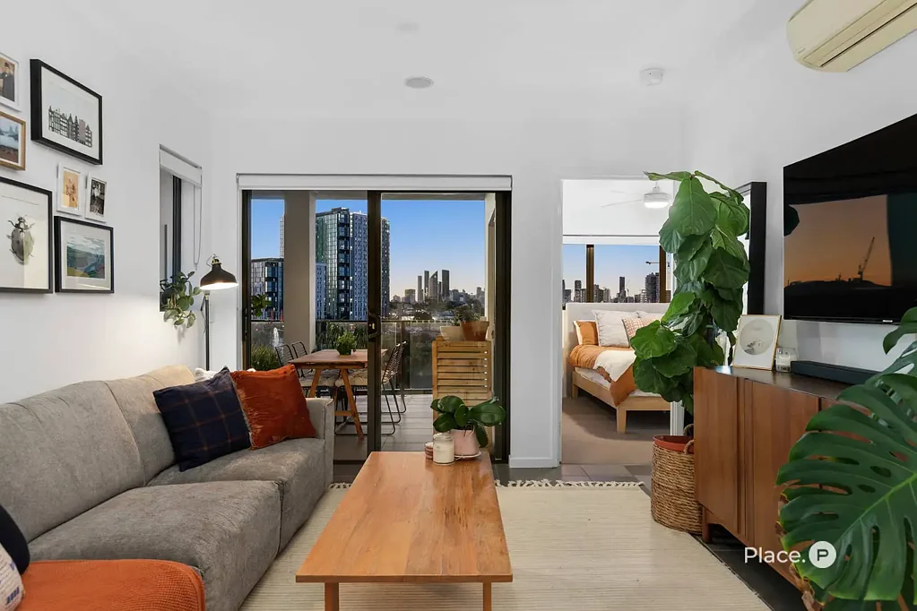 807/9-15 Regina Street, Stones Corner, QLD 4120
