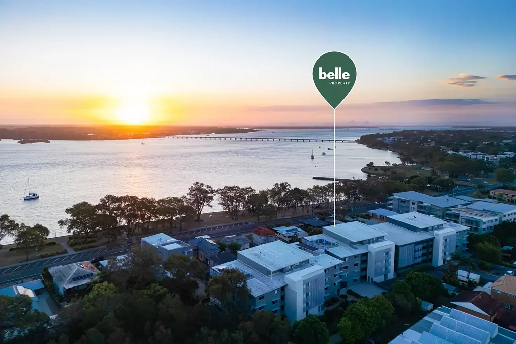 Bongaree 3 Slaapkamer Luxury Penthouse Living offering Walk-to-water lifestyle