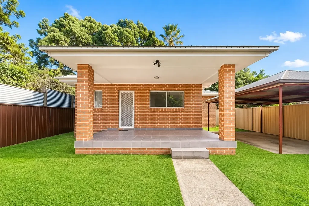 Modern Two-Bedroom Home with Gas and Water bills included
