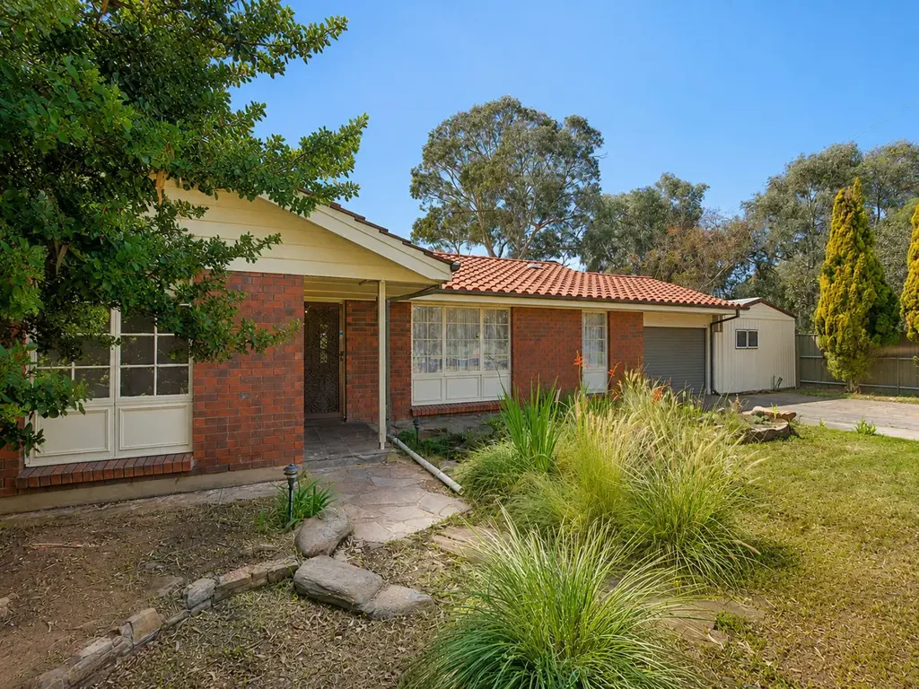 Paralowie 4 Bedroom Five Bedroom Home on Corner Block Move Right In!