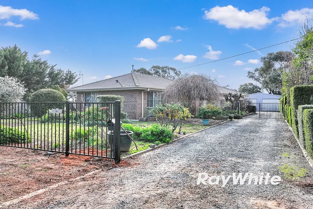 38 Fuller Avenue, Rochester, VIC 3561