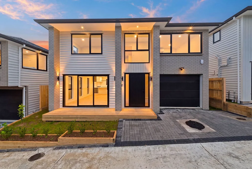 Birkdale 5ਬੈੱਡਰੂਮ Three Brand New Homes – Three Master Ensuites