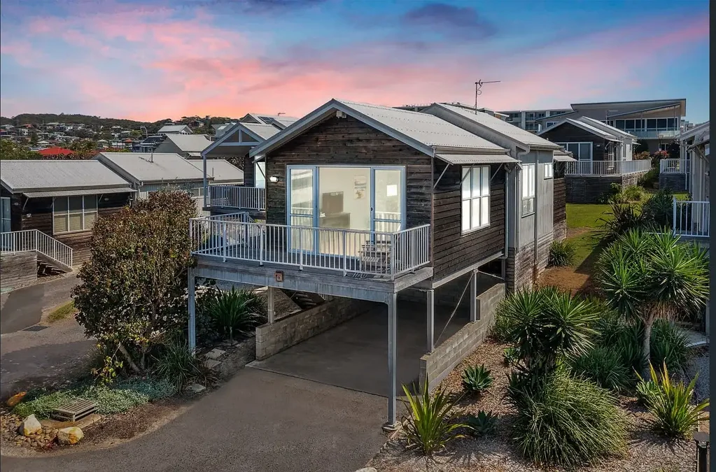 Caves Beach 2બેડરૂમ Coastal Ease with Water Views in Coveted Caves Beach