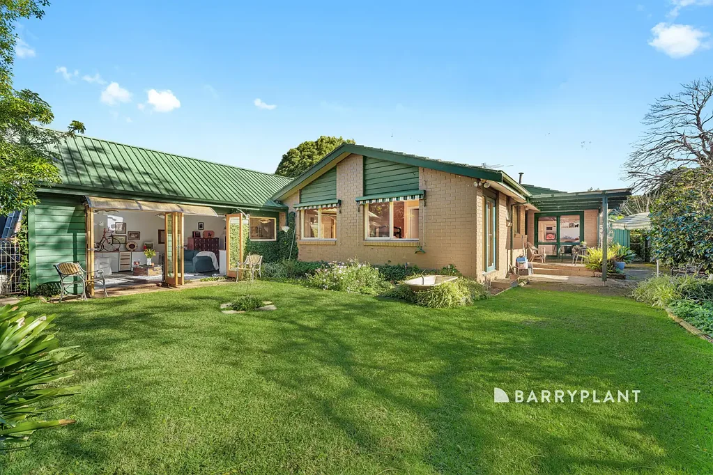 Berwick 4 Slaapkamer One-of-a-Kind Opportunity with Endless Possibilities