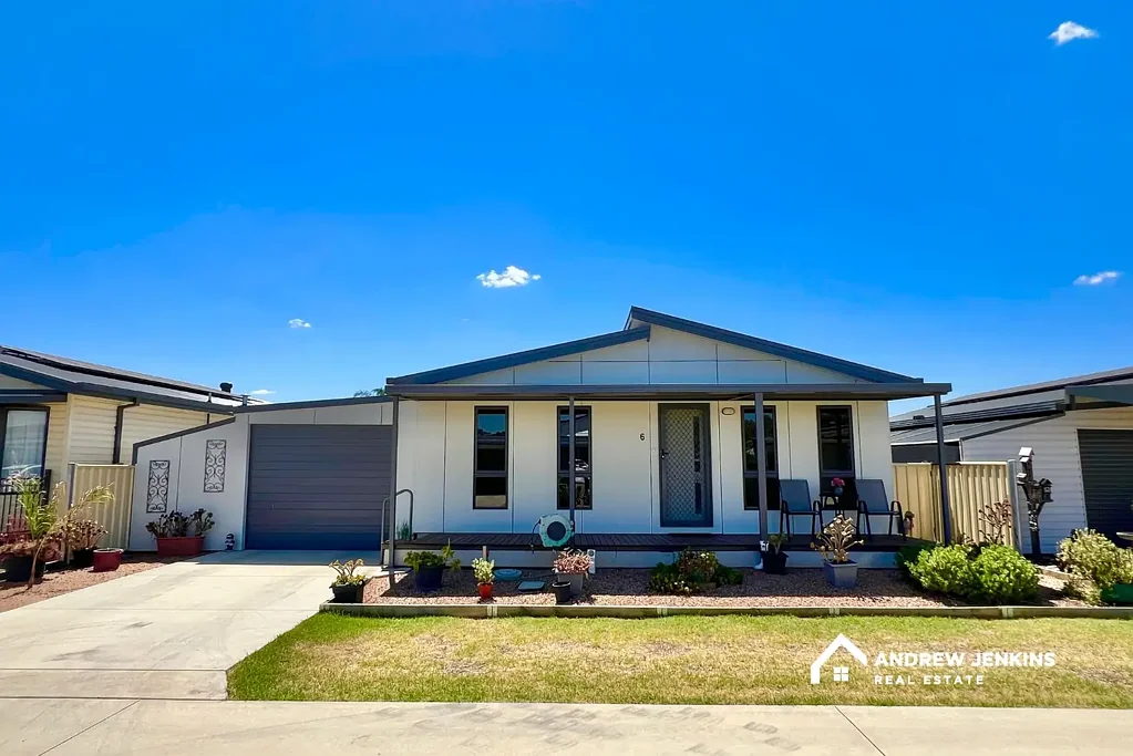 Cobram 3 Bedroom Immaculate 3-Bedroom Home in Green Palms Lifestyle Village