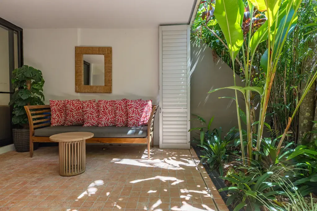 Byron Bay 1 Slaapkamer UNDER OFFER - Recently Renovated Apartment in Enviable Lifestyle Location