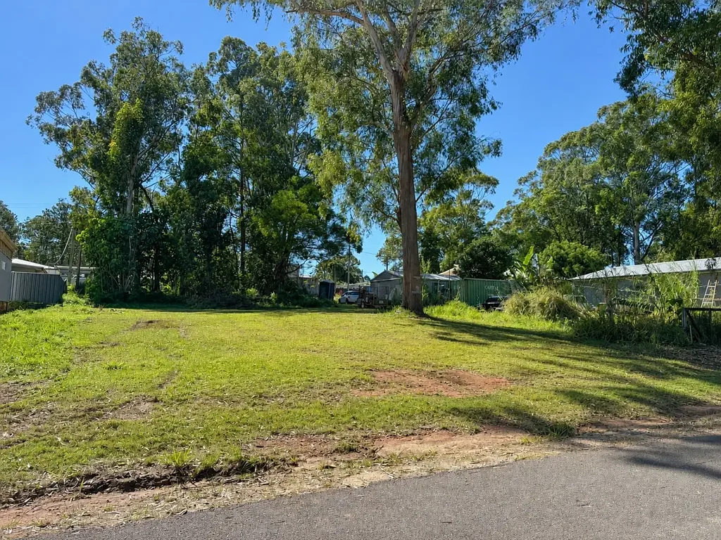 Russell Island 备受追捧的北部地段 Sought-After Northern Location