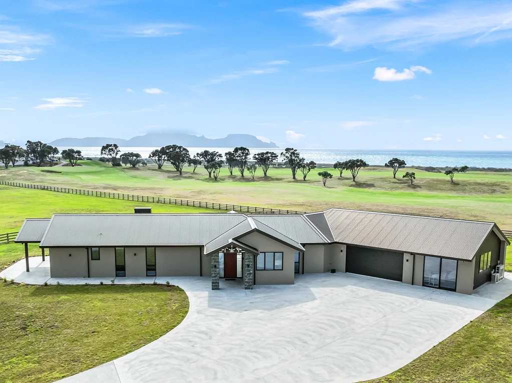 Waipu 5房  Coastal Home - Golf Course/Beach Access