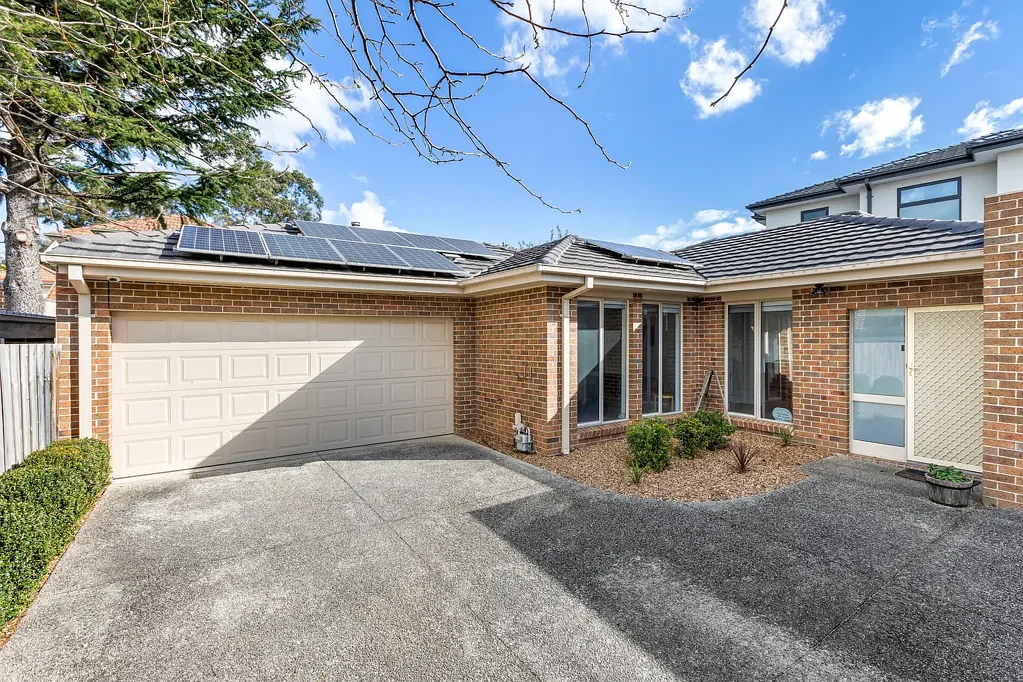 Mount Waverley 3ਬੈੱਡਰੂਮ Enter the Market with Confidence in the MWSC Zone or Downsize Without Compromise