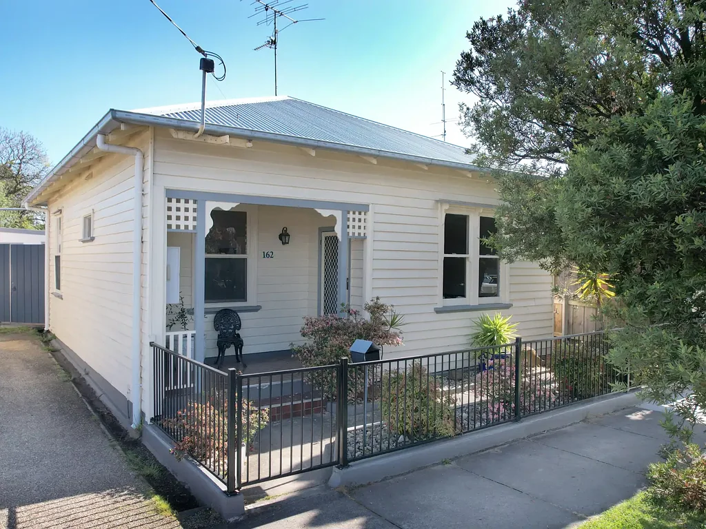 Bairnsdale 2房  Charming Cottage Living in the Heart of Town