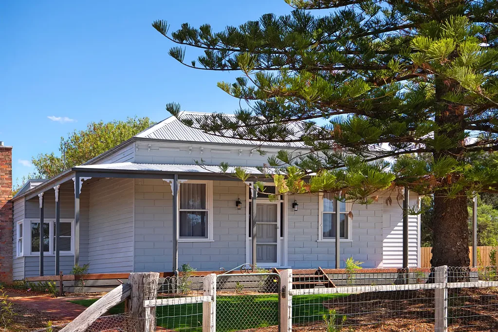 Maldon 3 Bedroom History and heart - fully renovated home with original dairy and wonderful 1717m2 garden (0.42 Acre).