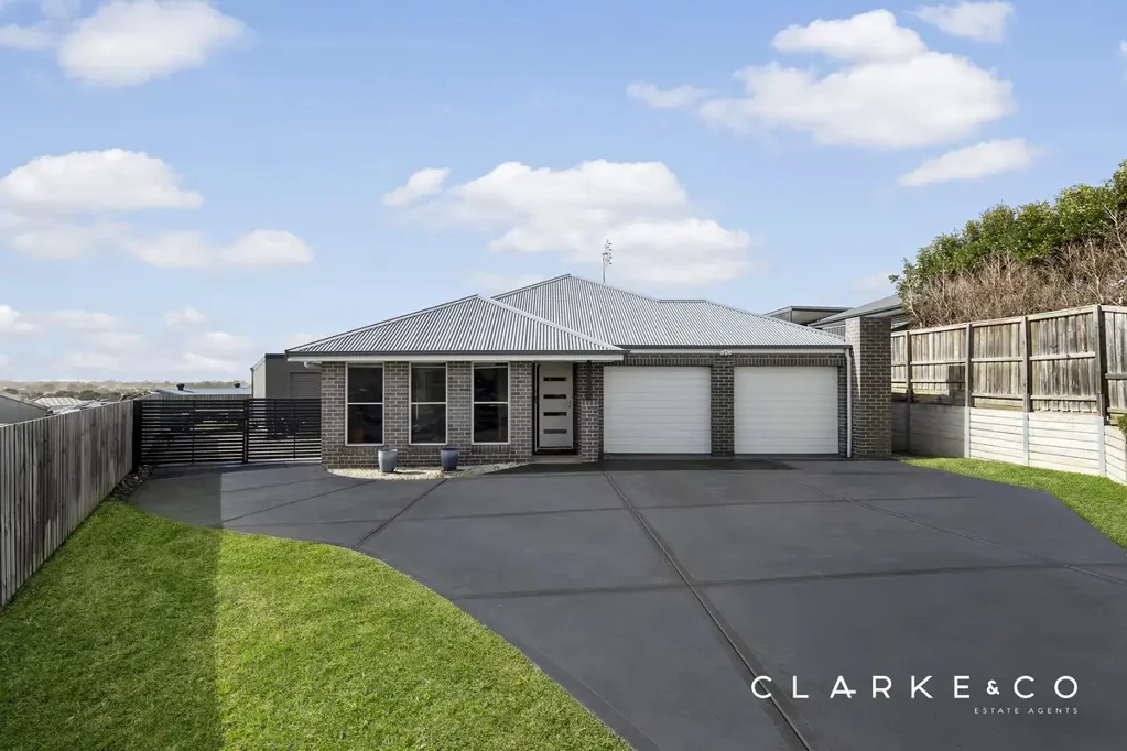 Gillieston Heights 4房  DUAL LIVING EXCELLENCE IN A CUL-DE-SAC LOCATION!