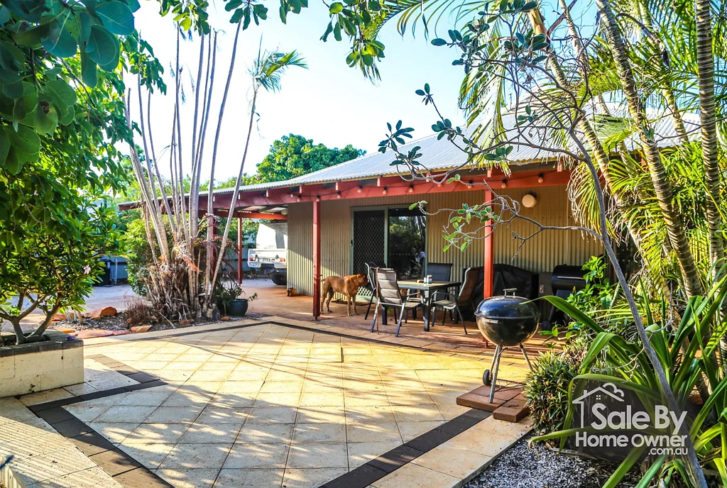 Cable Beach 3部屋 Catch the sea breeze in this spacious 3-bedroom home on a 880m2 block