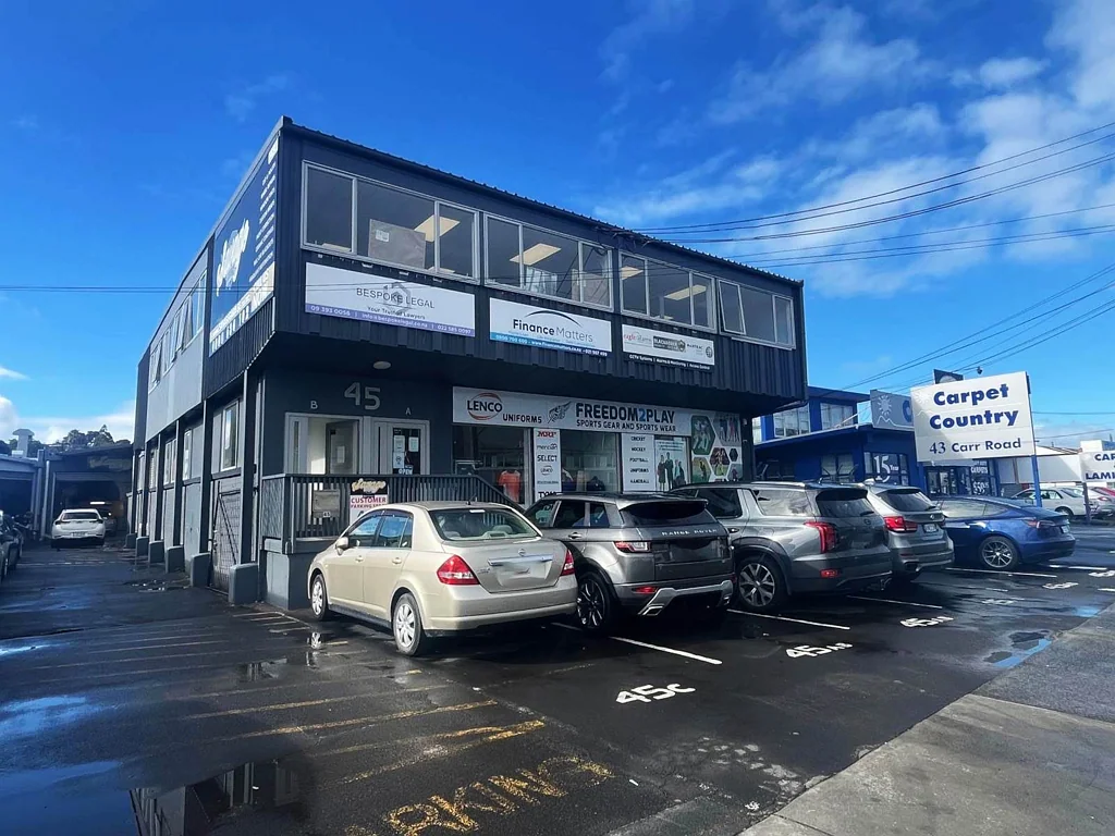 Mount Roskill 215M² REFURBISHED SHOWROOM/RETAIL