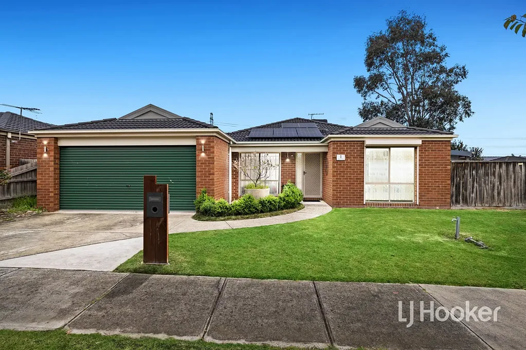 Cranbourne West 4 Slaapkamer Spacious Family Living on a Prime Corner Block � 1 Hope Court, Cranbourne West