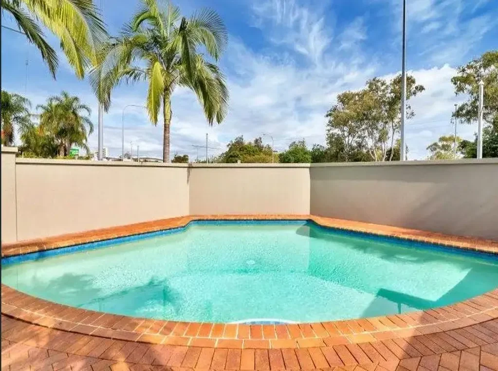 Excellent Location - Heart Of Broadbeach!