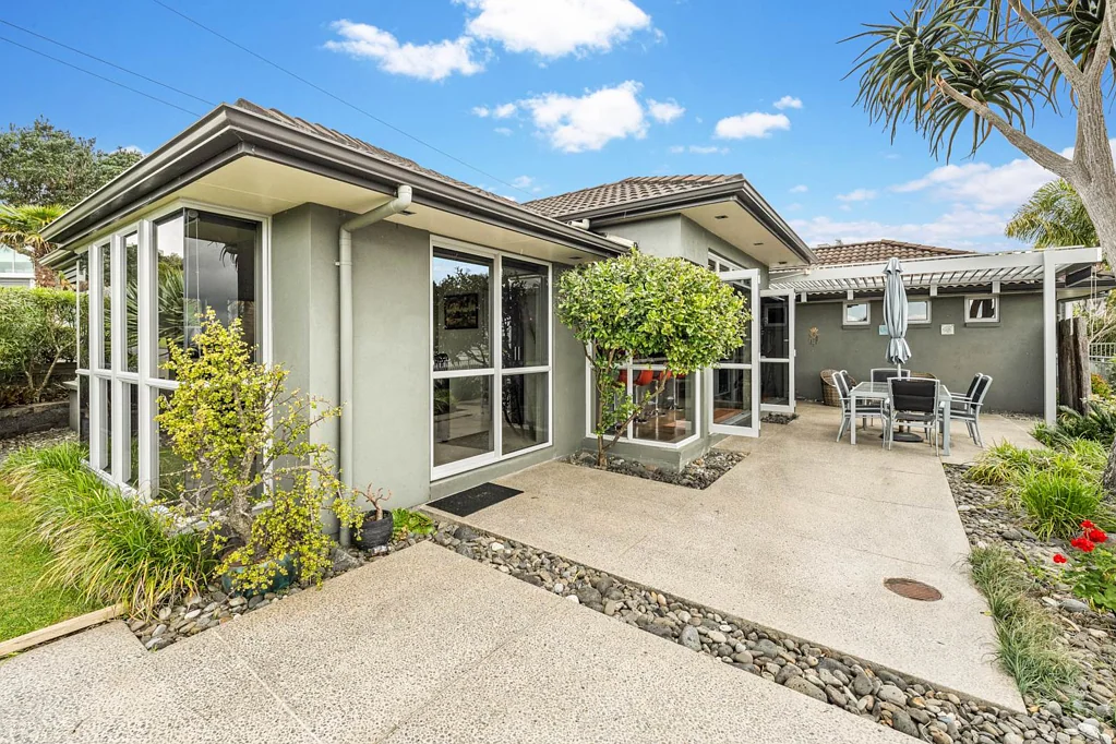 Albany 4침실 BRICK CONSTRUCTION & WATER VIEWS